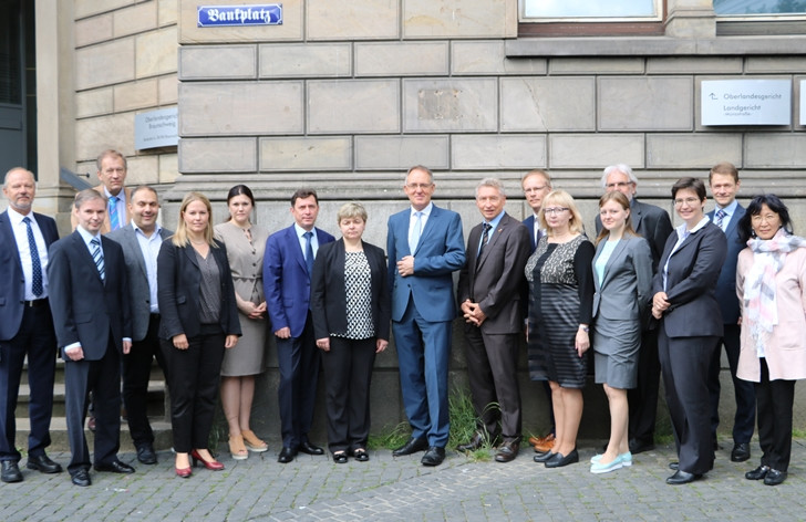 Eine russische Richterdelegation der Region Perm besuchte das Oberlandesgerichts Braunschweig. Foto: Baturina