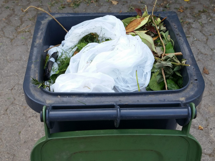 Kunststoffbeutel gehören nicht in die Biotonne. Foto: ALW/Abfallwirtschaftsbetriebe Landkreis Wolfenbüttel