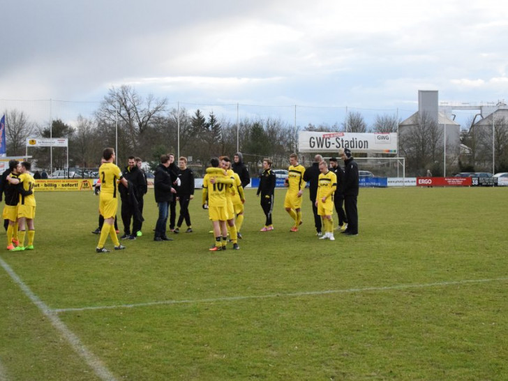 Der MTV Gifhorn jubelt nach dem 2:1 Heimsieg gegen den VfL Oldenburg. Symbolfoto: Fabian Rampas