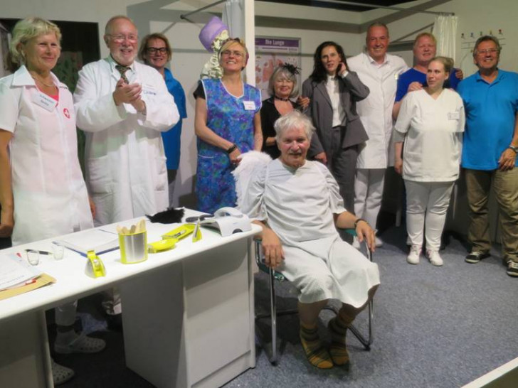 Ahlumer Dorftheater mit Uwe Hannemann (rechts). Foto: Privat