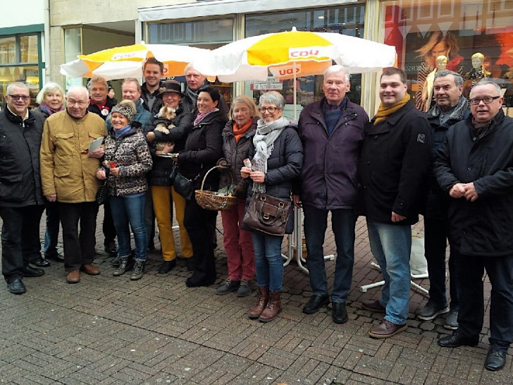 Die CDU war zum 2. Advent mit einem Informationsstand in der Fußgängerzone vertreten. Foto: CDU 