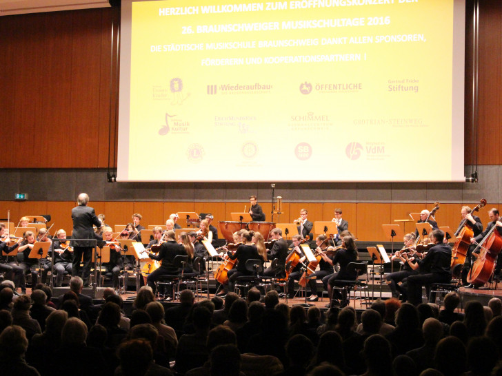 Das Eröffnungskonzert in der Stadthalle läutete die 26. Braunschweiger Musikschultage ein. Foto: Nino Milizia