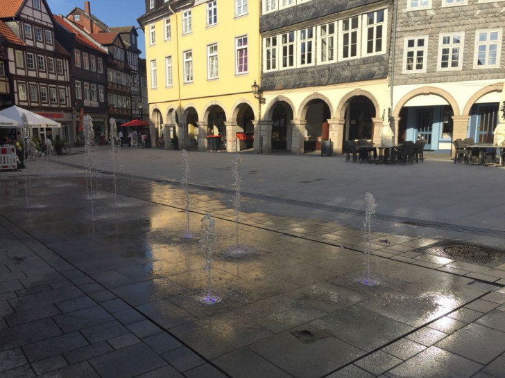 An den Krambuden sprudelt es schon.