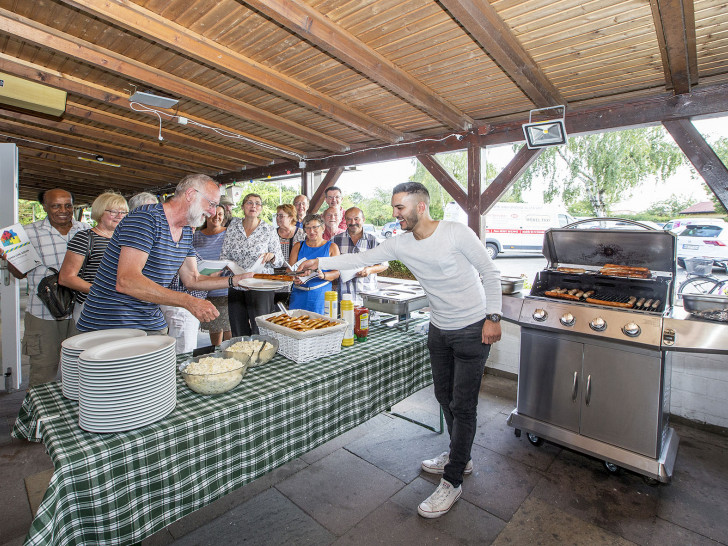 Ausgelassene Stimmung beim vierten Sommerfest der Flüchtlingsarbeit. Foto: Stadt Wolfsburg