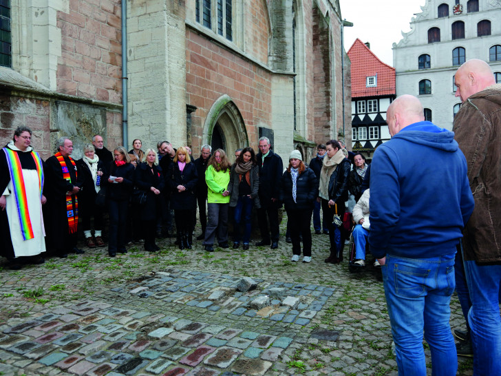 Am Freitag wurden in Braunschweig die Gedenksteine der Aidshilfe verlegt. Foto: Andreas Bormann