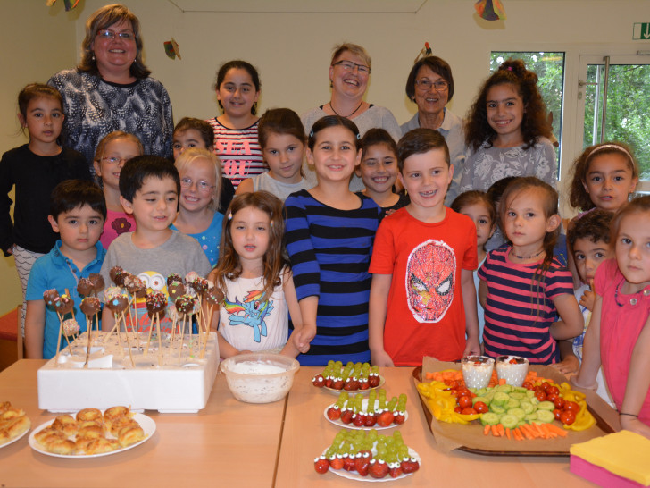 Die kleinen Köche bereiteten jede Menge Leckereien für ein Picknick vor. Foto: Familienzentrum Peine