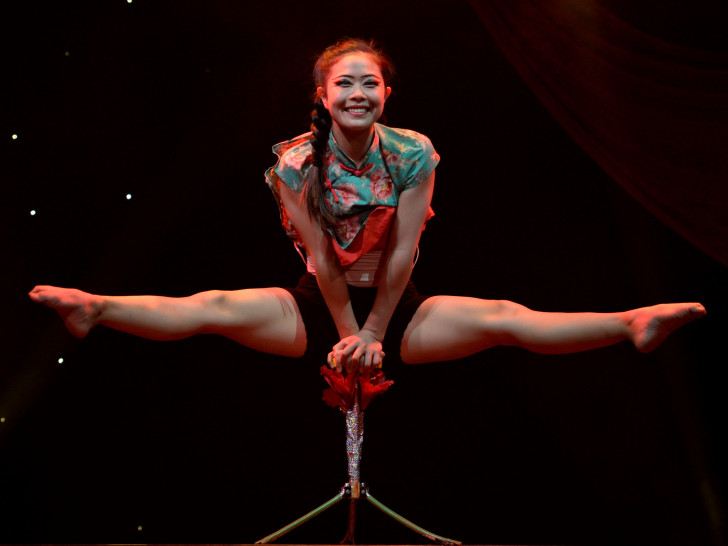 Die Akrobaten des chinesischen Nationalzirkus zeigen Kunststücke auf höchstem Niveau. Foto: Zirkus 
