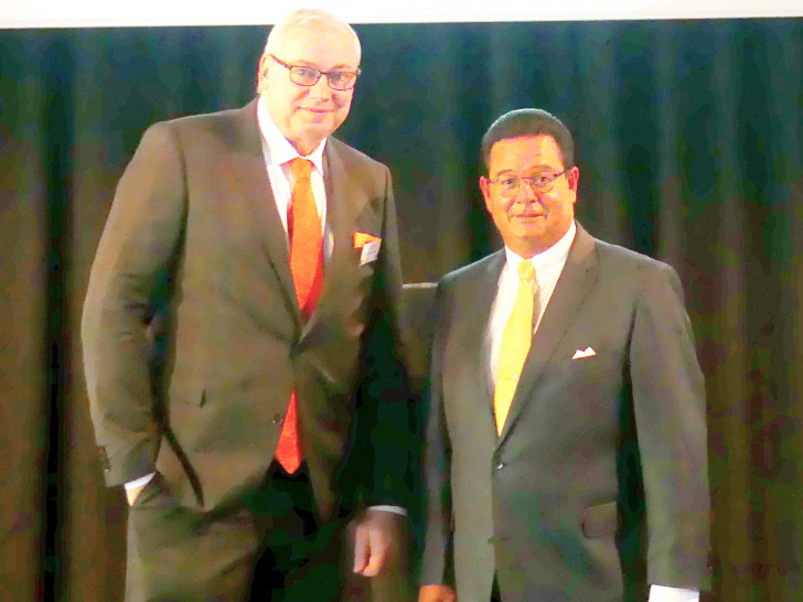 Die Immobilienberater Lorenz Ziolka und Mike Hübner hatten zum Wolfenbütteler Immobilienforum eingeladen. Foto: privat