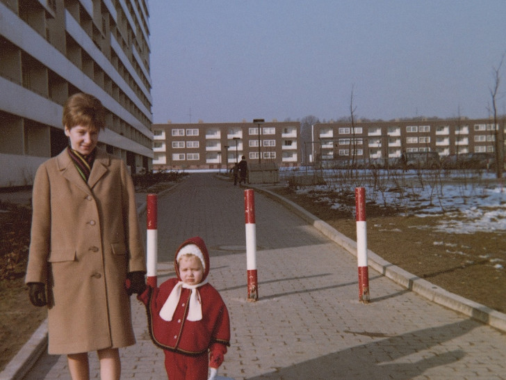 Stufenhochhaus und Umgebung, zeitgenössische Aufnahme. Foto: Privat