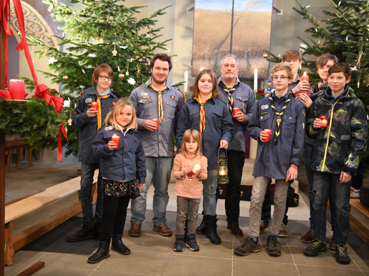 Das Friedenslicht wurde übergeben. Foto: Peiner Polarsterne