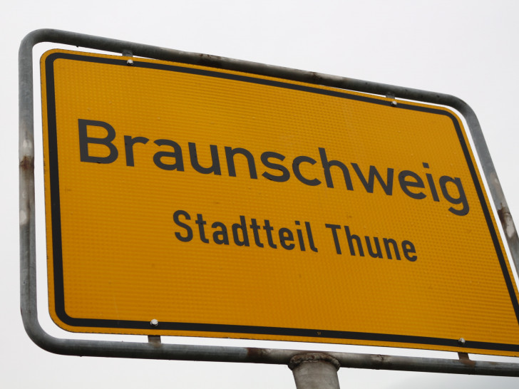 Geht es nach Dr. Alexander Börger, CDU-Fraktionsvorsitzender im Stadtbezirksrat 114 Volkmarode, dann sollen die Ortseingangsschilder von Braunschweig zusätzlich mit der niederdeutschen Bezeichnung "Brunswiek" versehen werden. Symbolbild: Robert Braumann