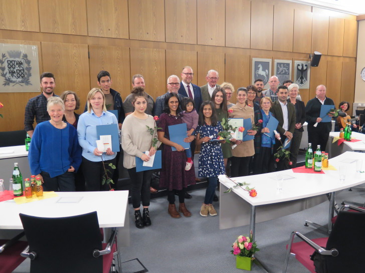 20 Bürgerinnen und Bürger erhielten die deutsche Staatsbürgerschaft. Foto: Landkreis Wolfenbüttel

 