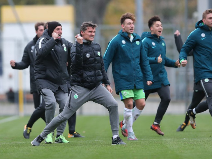 Rüdiger Ziehl und die Reserve des VfL Wolfsburg freuen sich über einen gelungenen Test. Foto: Archiv