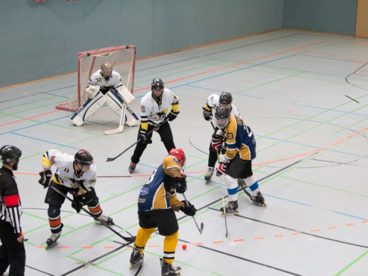 Das Wolfsburger Inlinehockey-Team sucht einen neuen Trainer. Foto: Jens Bartels
