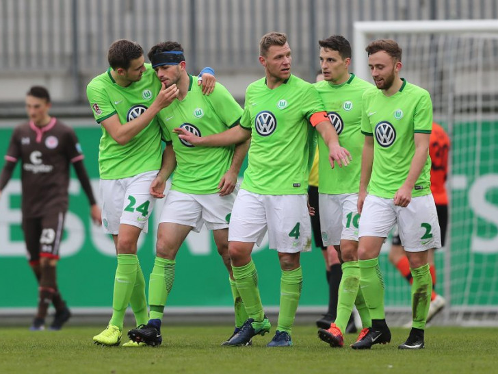 Torjubel nach dem 2:0 (v.l.n.r): Hendrik Hansen, Marcel Stutter, Julian Klamt, Sebastian Stolze und Marvin Kleihs freuen sich. Fotos: Agentur Hübner