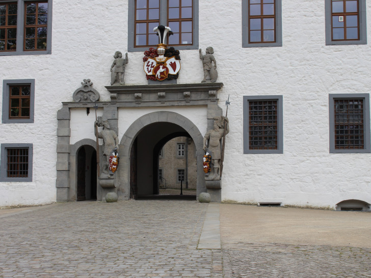 Im Stadtmuseum Schloss Wolfsburg können junge Ritter und Burgfräuleins das Leben im Mittelalter entdecken. Foto: Eva Sorembik