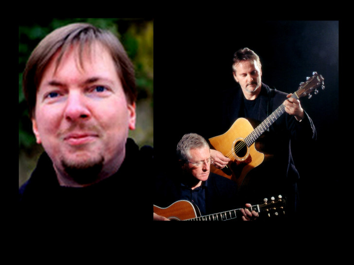 Musik und Gedichte im Café Claire.  Hier: Volker Wendt und das Duo Saitenwind. Foto: Privat