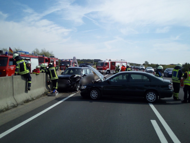 Bei dem Unfall wurde niemand verletzt. Fotos: Feuerwehr Flechtorf