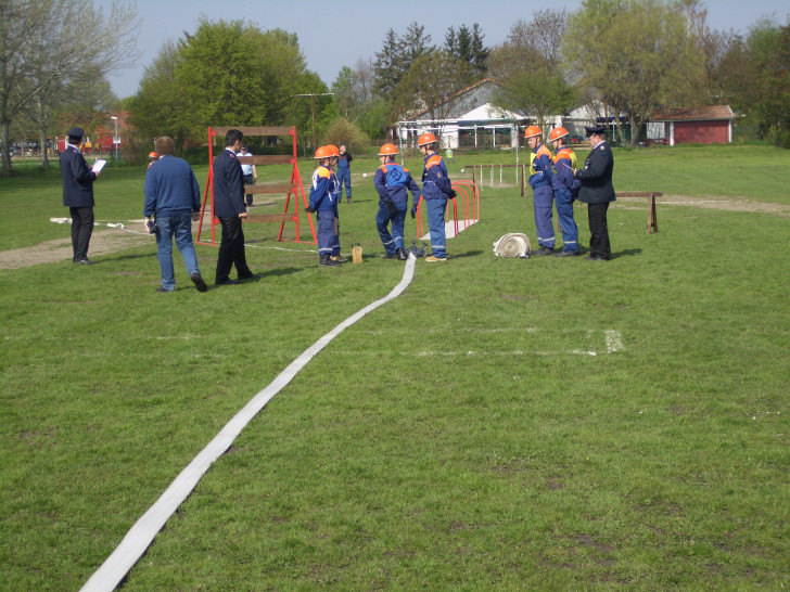 Jugendfeuerwehren Der Sg Oderwald Treten Zum Wettkampf An