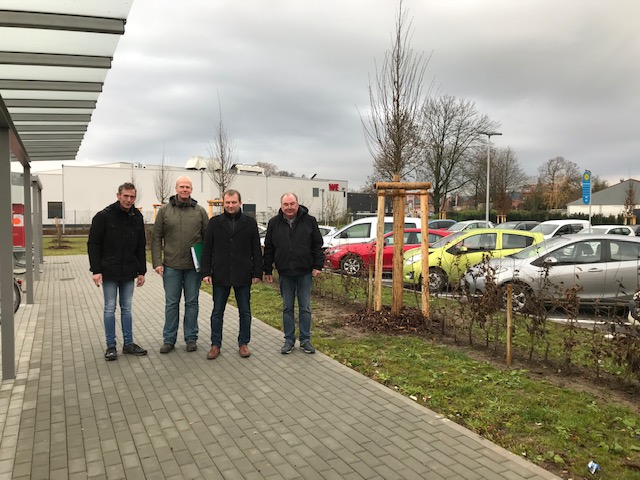 Herr Rüping (Rüping GmbH, Garten- und Landschaftsbau), Herr Stitz (Planungsgemeinschaft LaReG GbR, Landschaftsarchitekt), Herr Apel und Herr Mühe. Foto: Stadt Schöppenstedt