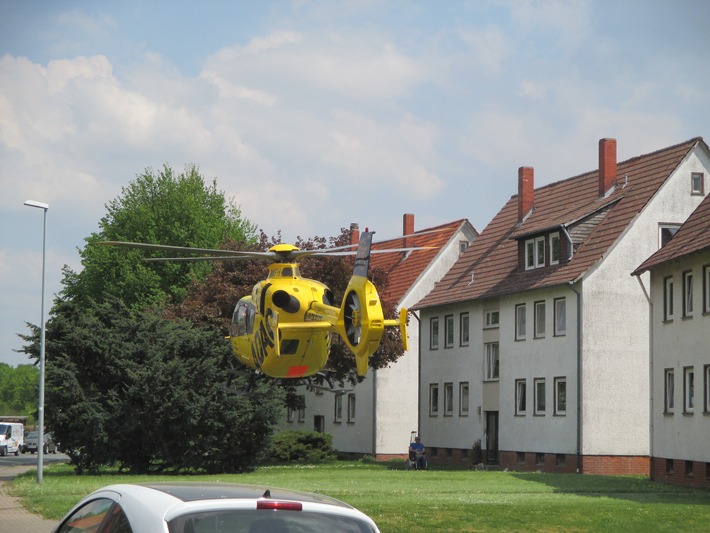 Am Donnerstag landete der Rettungshubschrauber Christoph 30 in der Braunschweiger Straße in Langelsheim. Foto: Polizei