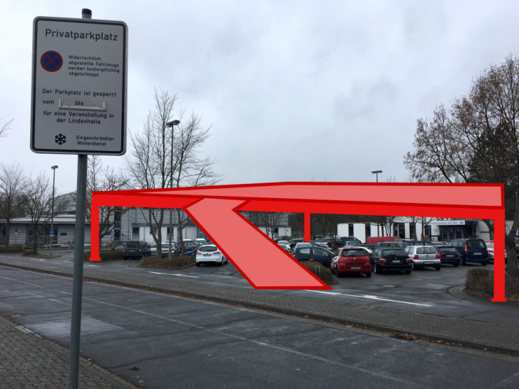 Die CDU schlägt vor, die Parkplatzsituation vor der Lindenhalle mit einer Parkpalette zu entschärfen. Foto: Nick Wenkel / Alexander Dontscheff