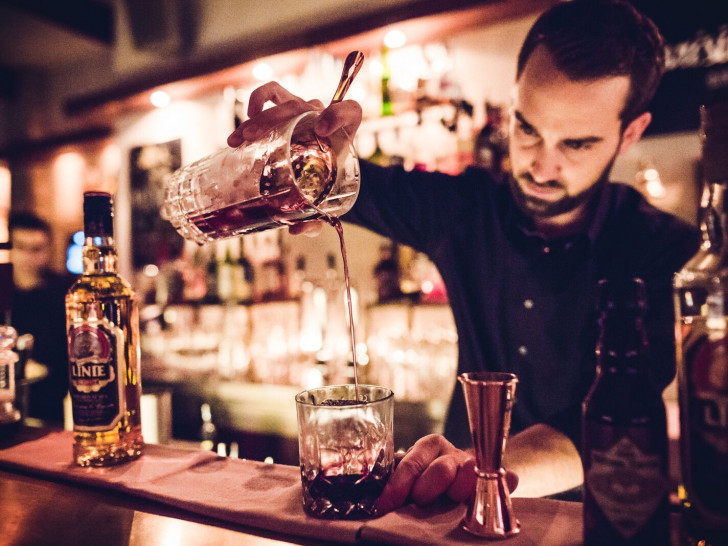 Die haben den Dreh raus: In Braunschweig laden Cocktailkünstler dazu ein, ihre ganz persönlichen und besten Nordic Twists zu probieren. Symbolfoto: MuthKomm GmbH