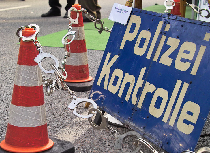 Die Polizei führte eine Verkehrsüberwachung am Löwenwall durch. Symbolfoto: Polizei