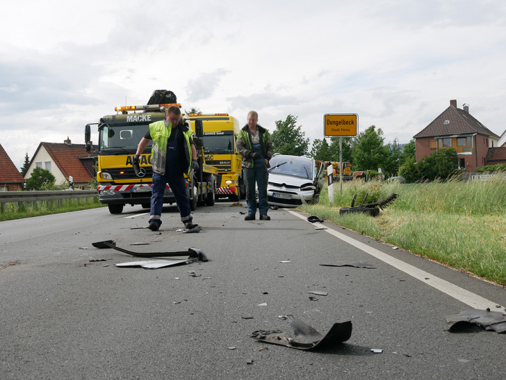 Ein weiterer Unfall, noch am selben Tag, auch auf der B 65 in Dungelbeck Foto: Alexander Panknin