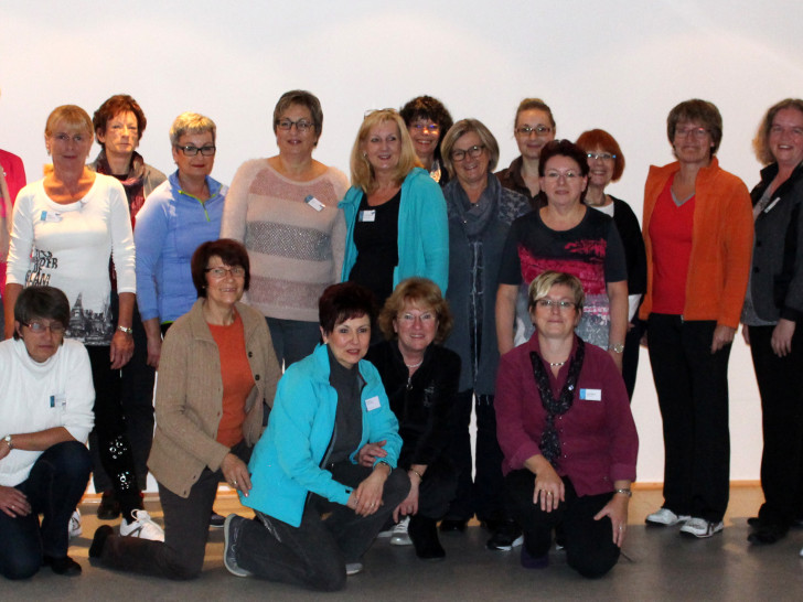 Auch Kerstin Hecker (Stadtwerke Marketing) und Vera Steiner (Stadtwerke
Geschäftsführerin) nahmen am Training mit Katrin Trotzer ( Dipl.-Sportlehrerin und SmoveyCoach) teil.
Foto. Stadtwerke WF