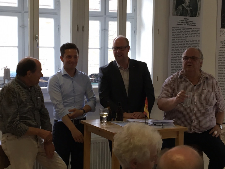 V.l. Rolf-Dieter Backhauß (Ortsvereinsvorsitzender), Falko Mohrs (Bundestagskandidat), Jörn Domeier (Landtagskandidat), Uwe Strümpel (Landtagsabgeordneter). Foto: SPD Unterbezirk Helmstedt