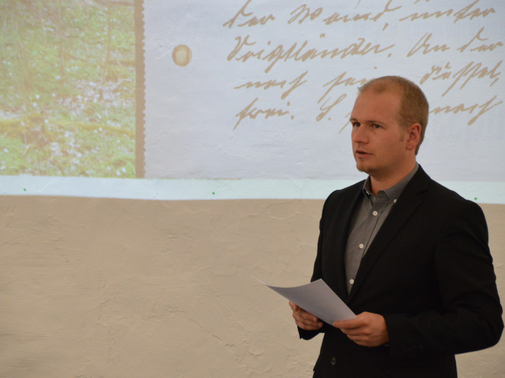 Wissenschaftlicher Mitarbeiter im Projekt „outSITE Wolfenbüttel“, Jannik Sachweh. Fotos: Gedenkstätte in der JVA Wolfenbüttel