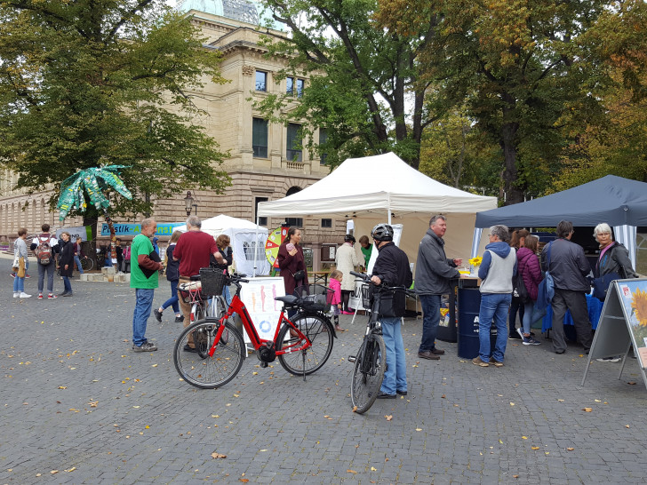 Interessantes und lehrreiches gab es wie hier in Braunschweig an verschiedenen Infoständen zu entdecken. Foto: BUND