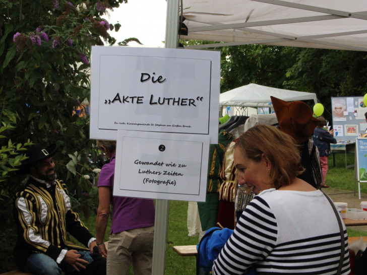 Einmal wie Luther gewandet sein, beim Propsteifest war das möglich. Fotos: Sandra Zecchino
