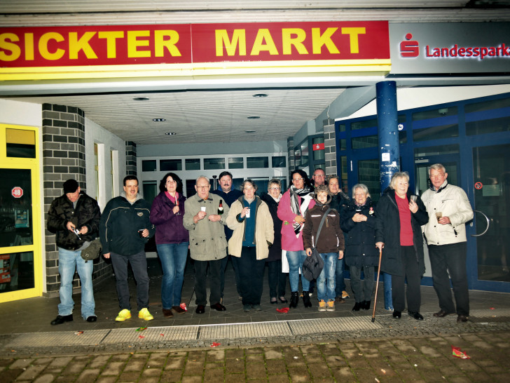 In der Neujahrsnacht trifft man sich traditionell am Sickter Markt. Foto: privat