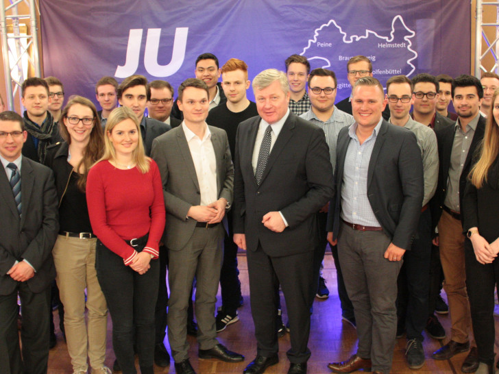 Der Landesvorstand der Jungen Union mit CDU-Spitzenkandidat Dr. Althusmann. Foto: Junge Union