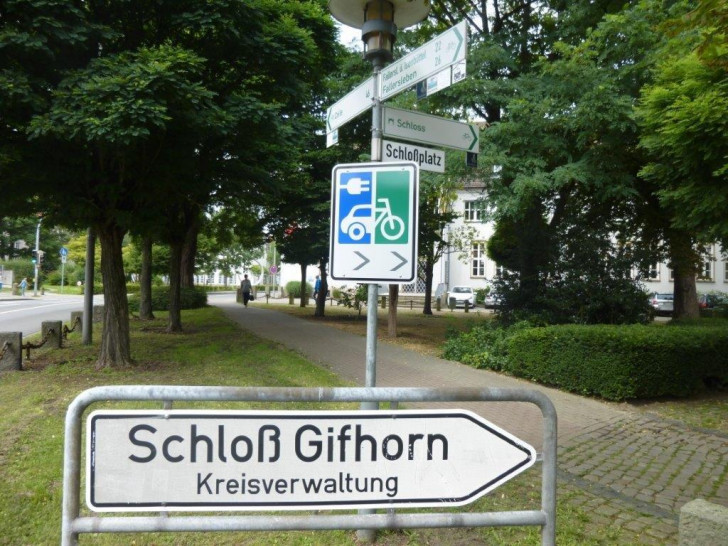 Ladestation direkt auf dem Schlosshof. Foto: Landkreis Gifhorn