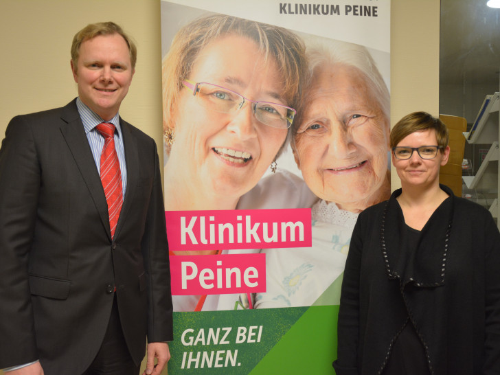 Referent Professor Dr. Omke Teebken und Organisatorin Miriam Müller freuten sich über die gute Resonanz. Foto: Privat