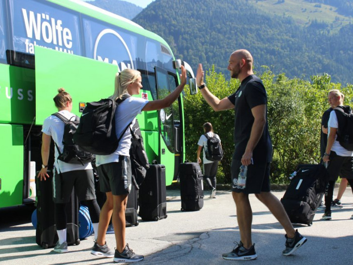 VfL-Coach Stephan Lerch muss auf einige Spielerinnen vorübergehend verzichten. Symbolfoto: VfL Wolfsburg