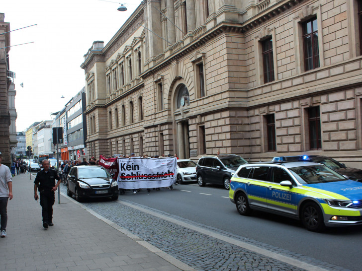 Unter dem Motto "5 Jahre NSU-Prozess - Kein Schlussstrich!" gingen in Braunschweig am frühen Abend 120 Menschen auf die Straße. Foto: Initiative "Kein Schlussstrich!" Braunschweig