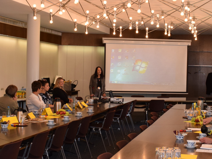 Fachbereichsleiterin Dr. Roswitha Krum eröffnet das Vernetzungstreffen. Foto: Stadt Salzgitter 