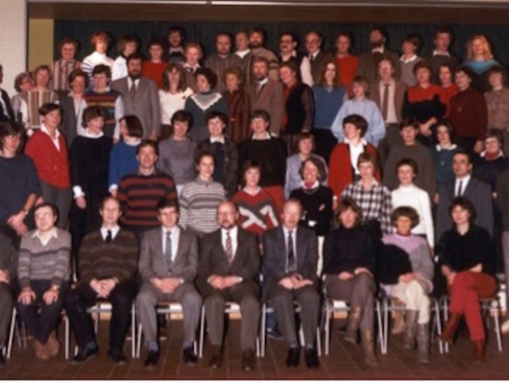 Das Kollegium der Grund- und Hauptschule sowie der Orientierungsstufe Wallstraße im Jahr 1985. Foto: Privat