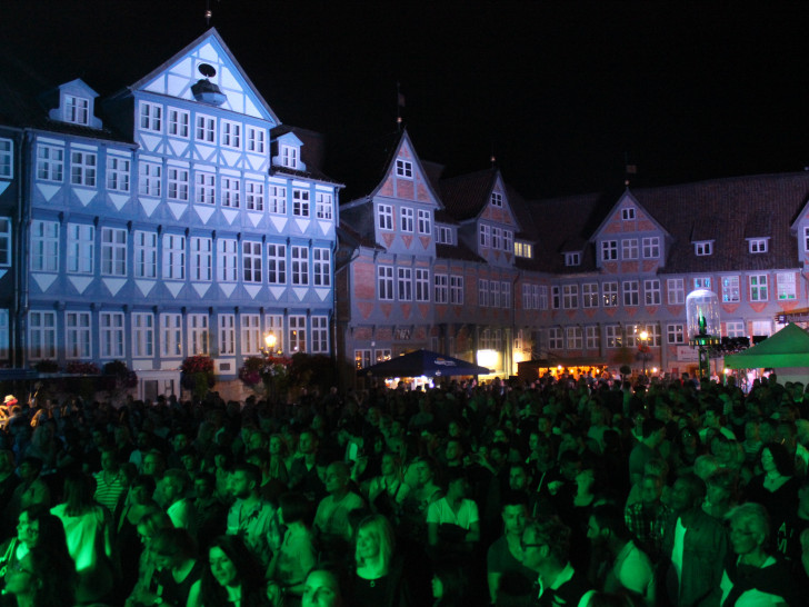 Das Altstadtfest in Wolfenbüttel sorgte schon an den ersten beiden Tagen für Stimmung bei den vielen Besuchern. Fotos: Anke Donner/Robert Braumann, Max Förster, stadt Wolfenbüttel