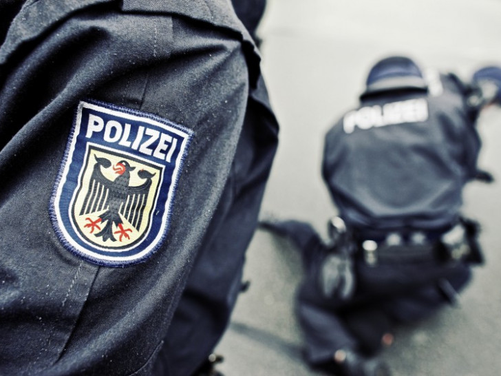 Die Polizei Goslar hat zwei Männer verhaftet, die in Verdacht stehen, mehrere Einbrüche und Diebstähle begannen zu haben. Symbolfoto: Polizei