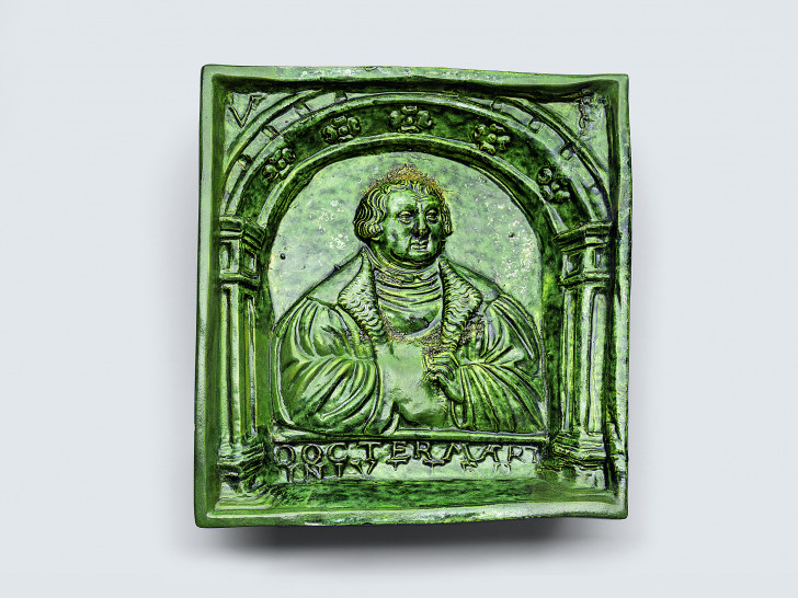 Ofenkacheln und Ofenkachelfragmente aus Stadtgrabungen in Braunschweig, 16. Jahrhundert, Braunschweigisches Landesmuseum. Foto: A. Pröhle, Braunschweigisches Landesmuseum