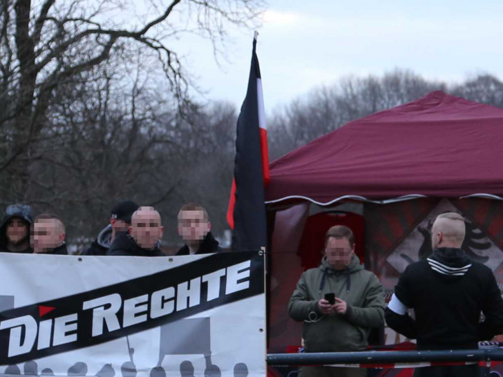 Partei „Die Rechte“ auf einer Gegenkundgebung anlässlich einer gut besuchten Goslarer Bürgerversammlung im März 2018 gegen das  Nazitreffen im Juni. 
Foto: Privat