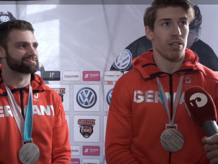 Gerrit Fauser und Björn Krupp standen in der heimischen Eis Arena Rede und Antwort. Foto: Jens Bartels