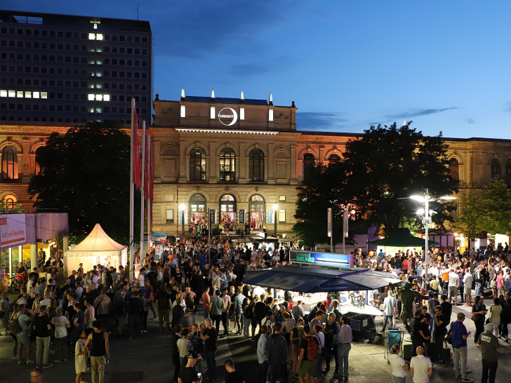 Stimmungsvoll wird es auch diesmal wieder auf dem Universitätsplatz. Foto: Kristina Röttig/TU Braunschweig