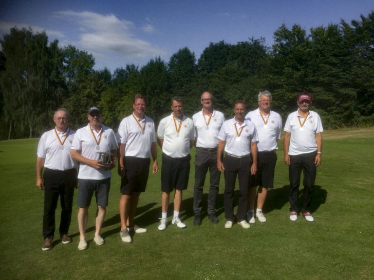 v.l.: Hans Günter Reiter, Hans Immo Müller(Captain), Mathias Tschauder, Marcus Manig, Dr. Andreas Stamm, Jörg Feldgiebel, Thomas Stolz und Peter Cairns Foto: GK Braunschweig