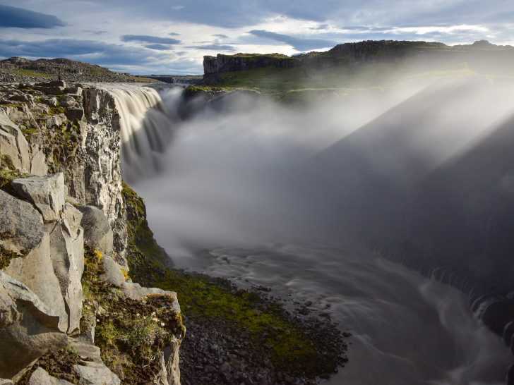 Der Dettifoss ist der größte Wasserfall im Nordosten Islands. Foto: Roland Bock/Foto-AG Selektion